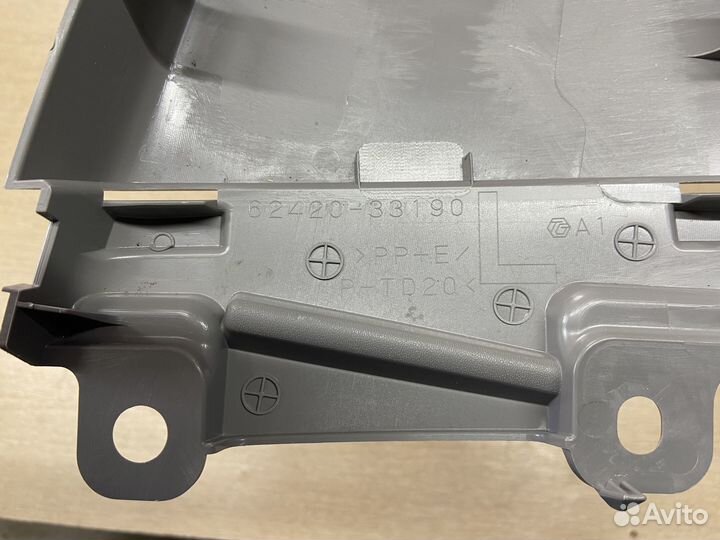 Обшивка левая средней стойки Toyota Camry 75