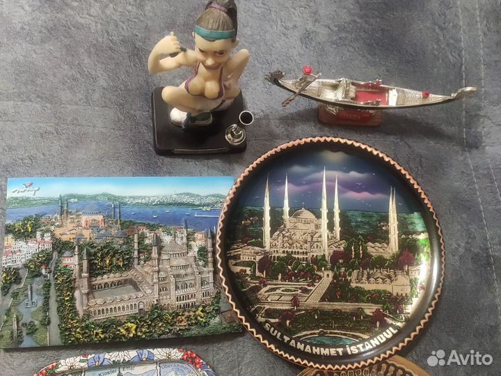 Коллекционные тарелки и фигурки