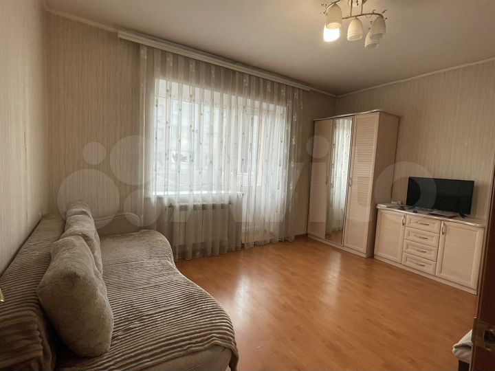 1-к. квартира, 42 м², 3/6 эт.