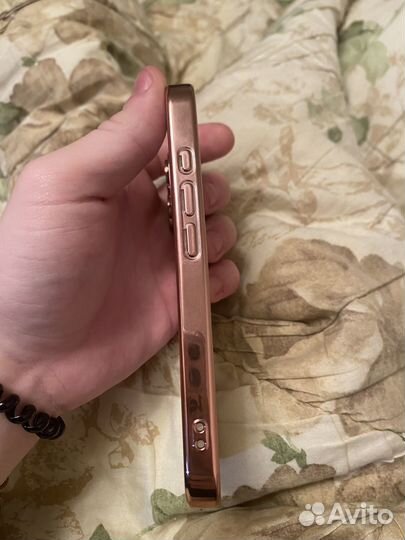 Чехол на iPhone 16