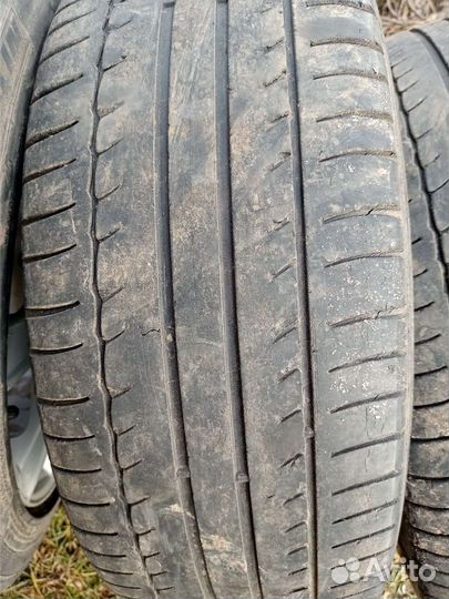 Michelin Primacy HP 215/45 R17