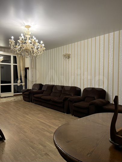 4-к. квартира, 111 м², 3/5 эт.
