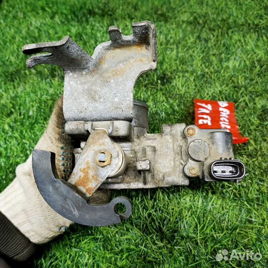 Дроссельная заслонка Toyota Avensis (T220) I