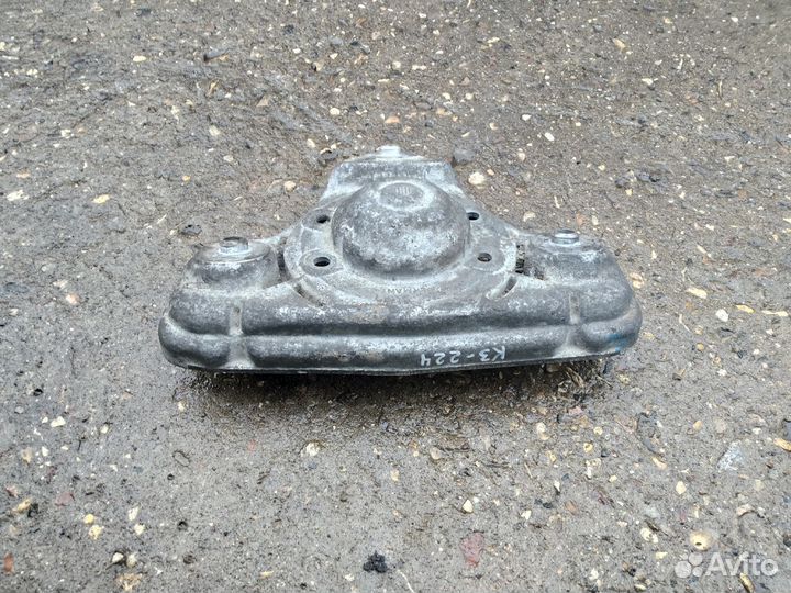 Верхняя опора, кронштейн амортизатора Ауди А6 С5