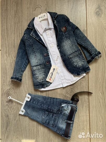 Костюм тройка