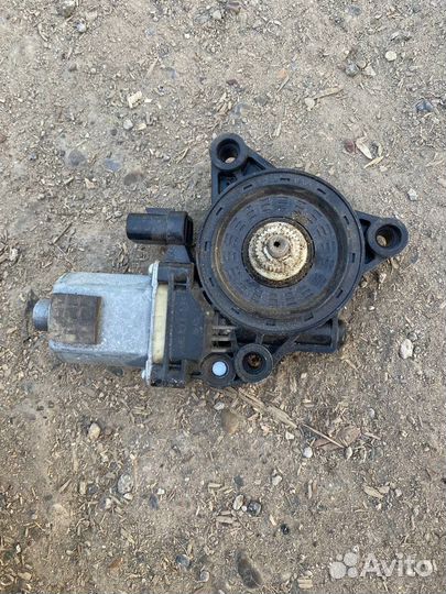 Моторчик степлоподъемника киа спортейдж 4 задний