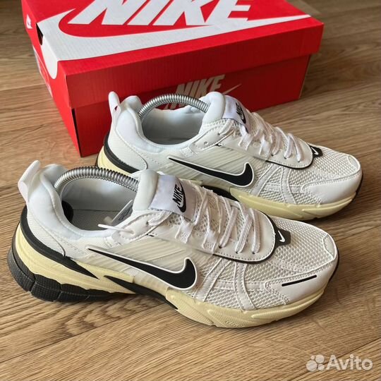 Кроссовки Nike v2k run