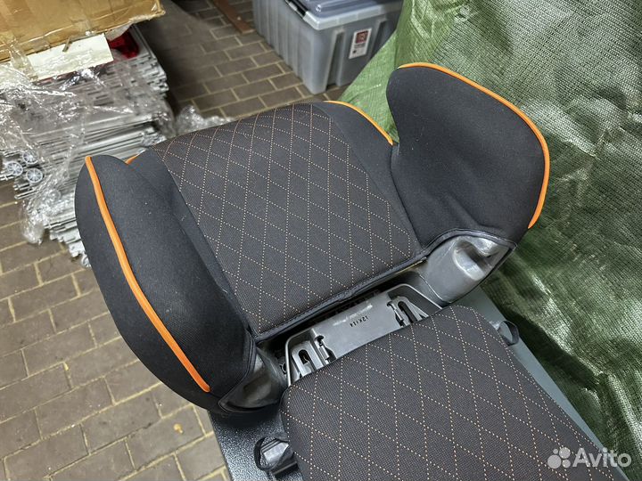 Автокресло детское Mini Cooper 15-36 kg как новое