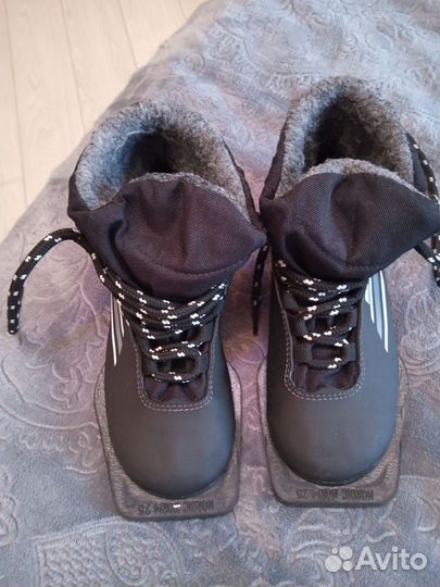 Лыжные ботинки