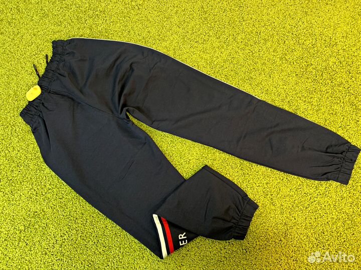 Костюм женский / Tommy Hilfiger / спортивный