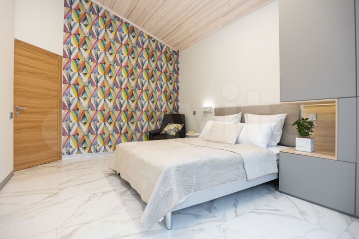 3-к. квартира, 130 м², 2/2 эт.