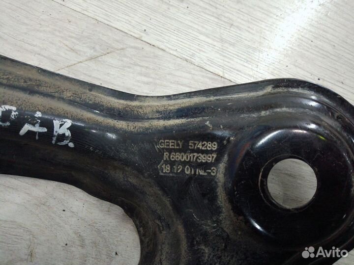 Рычаг подвески Geely atlas Прав