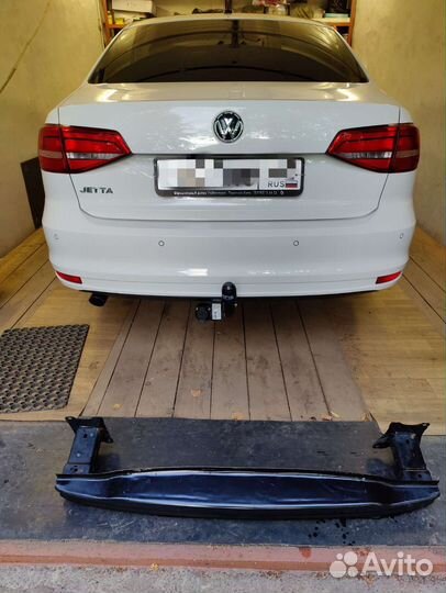Усилитель заднего бампера Volkswagen Jetta 6