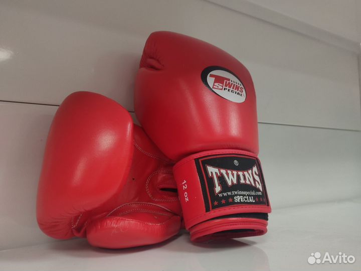 Боксерские перчатки 12 oz Twins