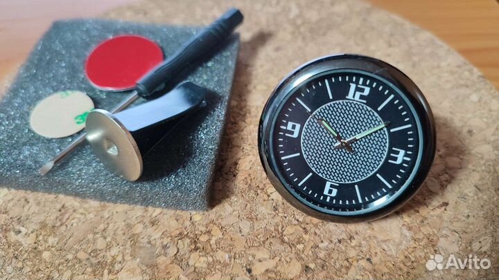 Часы декоративные кварцевые