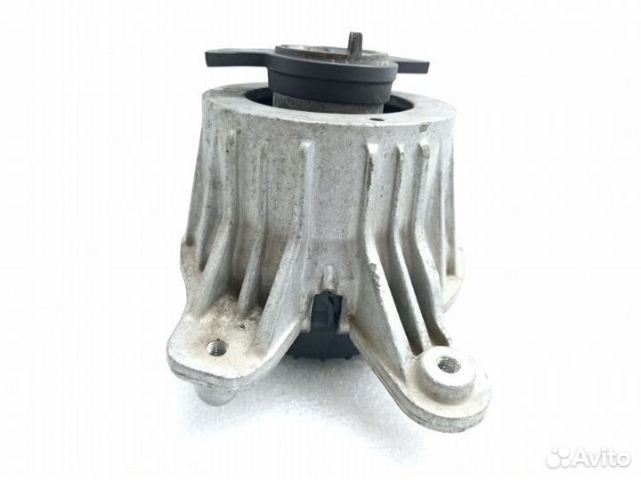 Опора двигателя левая Mercedes-Benz E-Class S213