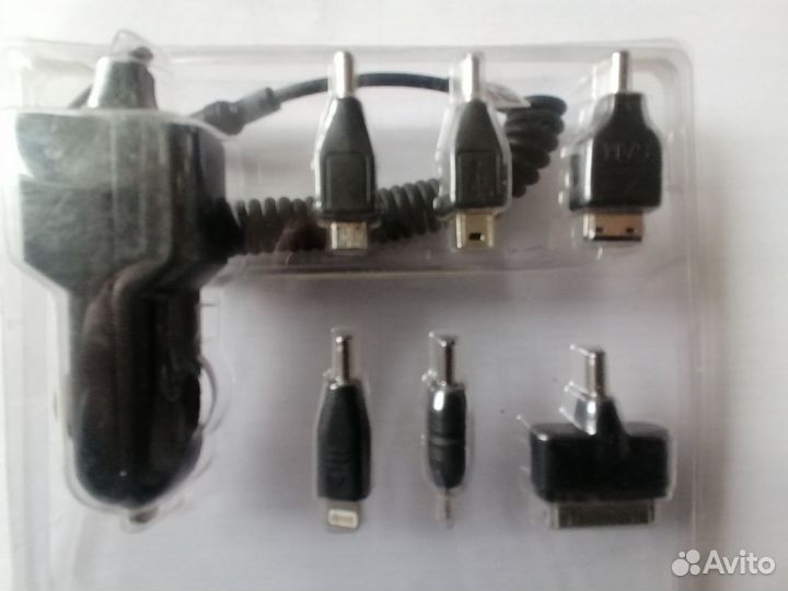 Автозарядник с комплектом разъёмов