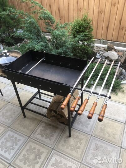 Мангал с выдвижной столешницей