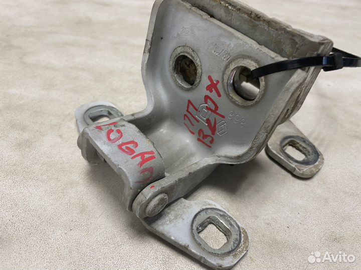 Петля передней правой двери Renault Logan 1