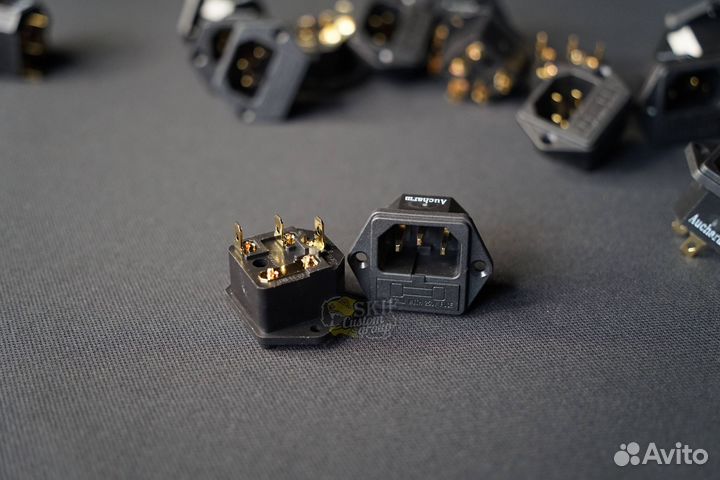 Аппаратный разъем IEC (сетевая розетка, inlet)