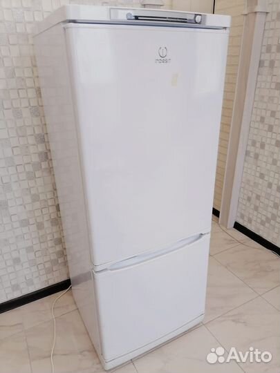 Холодильник бу indesit в рабочем состоянии
