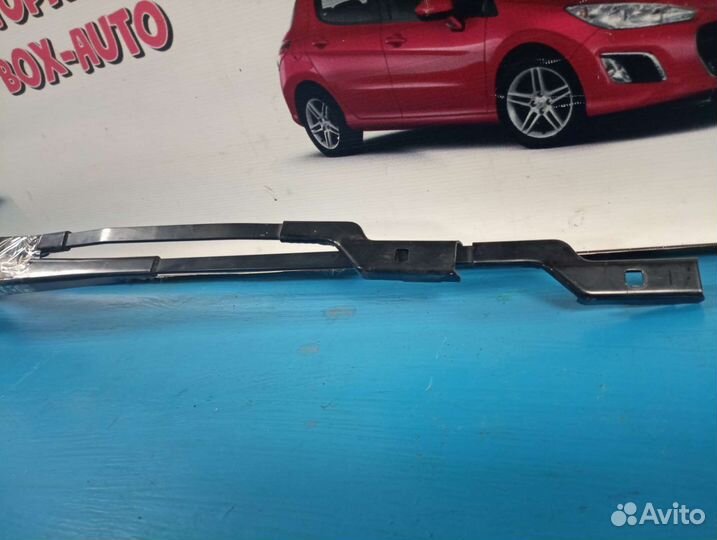 Поводки дворников Peugeot 408