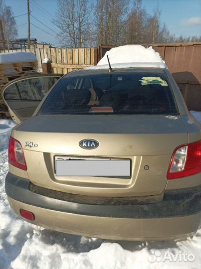 Поводок дворников передний левый Kia Rio 2