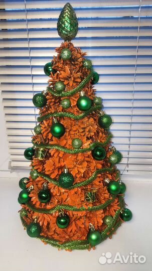 Елка из шишек ручной работы