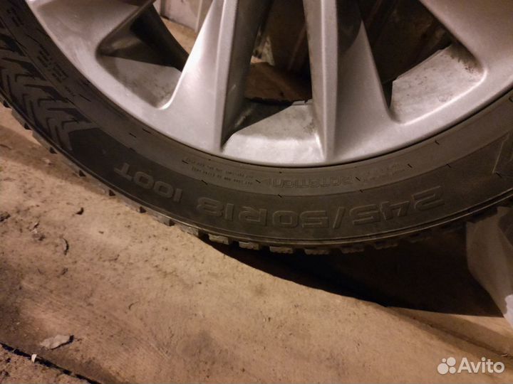 Оригинальные диски с резиной на бмв