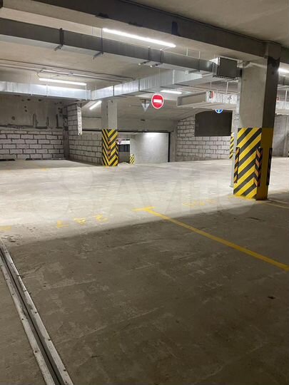 Машиноместо, 13 м²