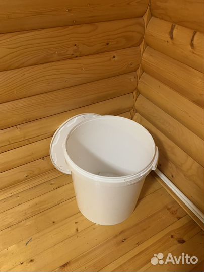 Ведро-бак пластиковое с крышкой 30 литров
