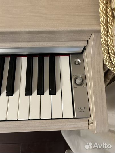 Электронное пианино yamaha