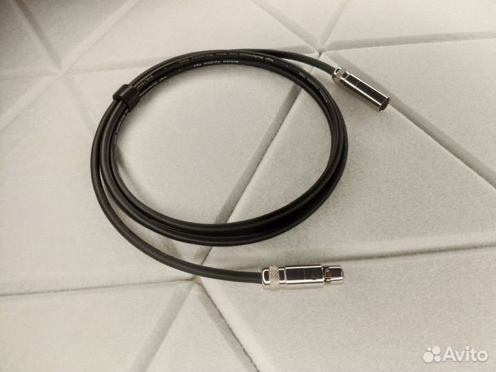 Mini xlr гнездо на mini xlr штекер Vulcan p26