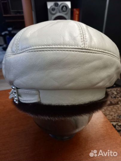 Берет женский зимний