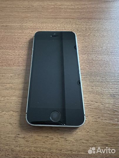Телефон iPhone se