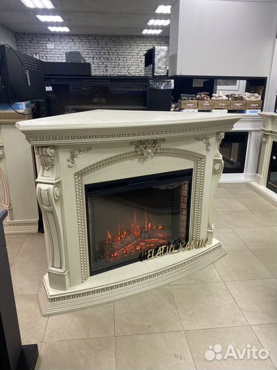 Угловой камин электрический. Большой