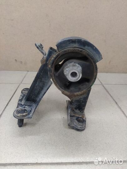 Опора двигателя задняя Тойота Королла Е180