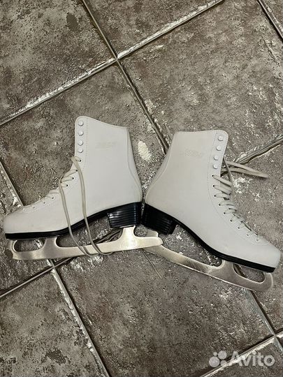 Коньки фигурные 39