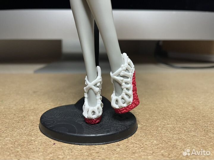 Кукла Монстер Хай Гулия Йелпс