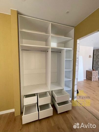 Встраиваемый шкаф