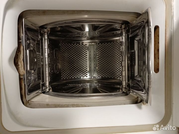 Стиральная машина с вертикальной загрузкой