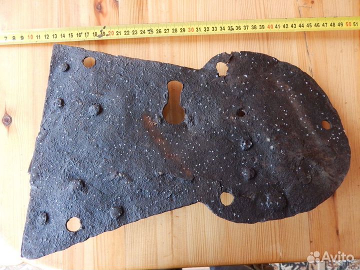 Личина на храм -секировидная