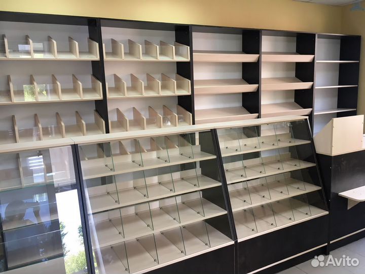 Торговые стеллажи в бутик