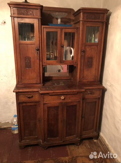 Старинный антикварный шкаф Буфет