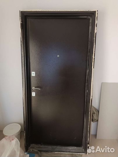 Дверь входная металлическая
