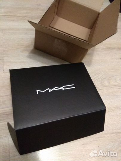 Косметичка Mac и подарочная коробка Mac
