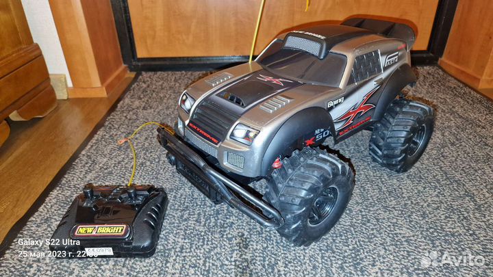 Машина на радиоуправлении уличная