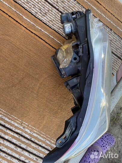 Передняя поавая фара Toyta Land Cruiser prado 150