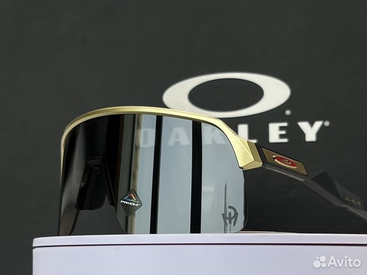 Солнцезащитные очки Oakley Sutro Lite эксклюзив