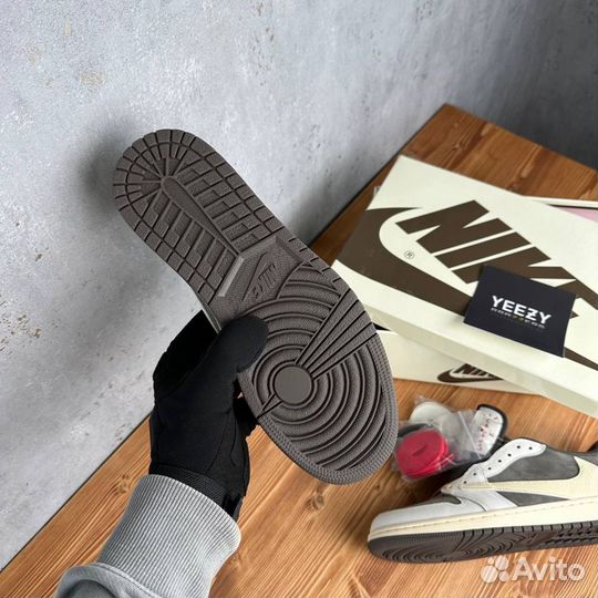 Travis Scott x Air Jordan 1 Low “Reverse Mocha”